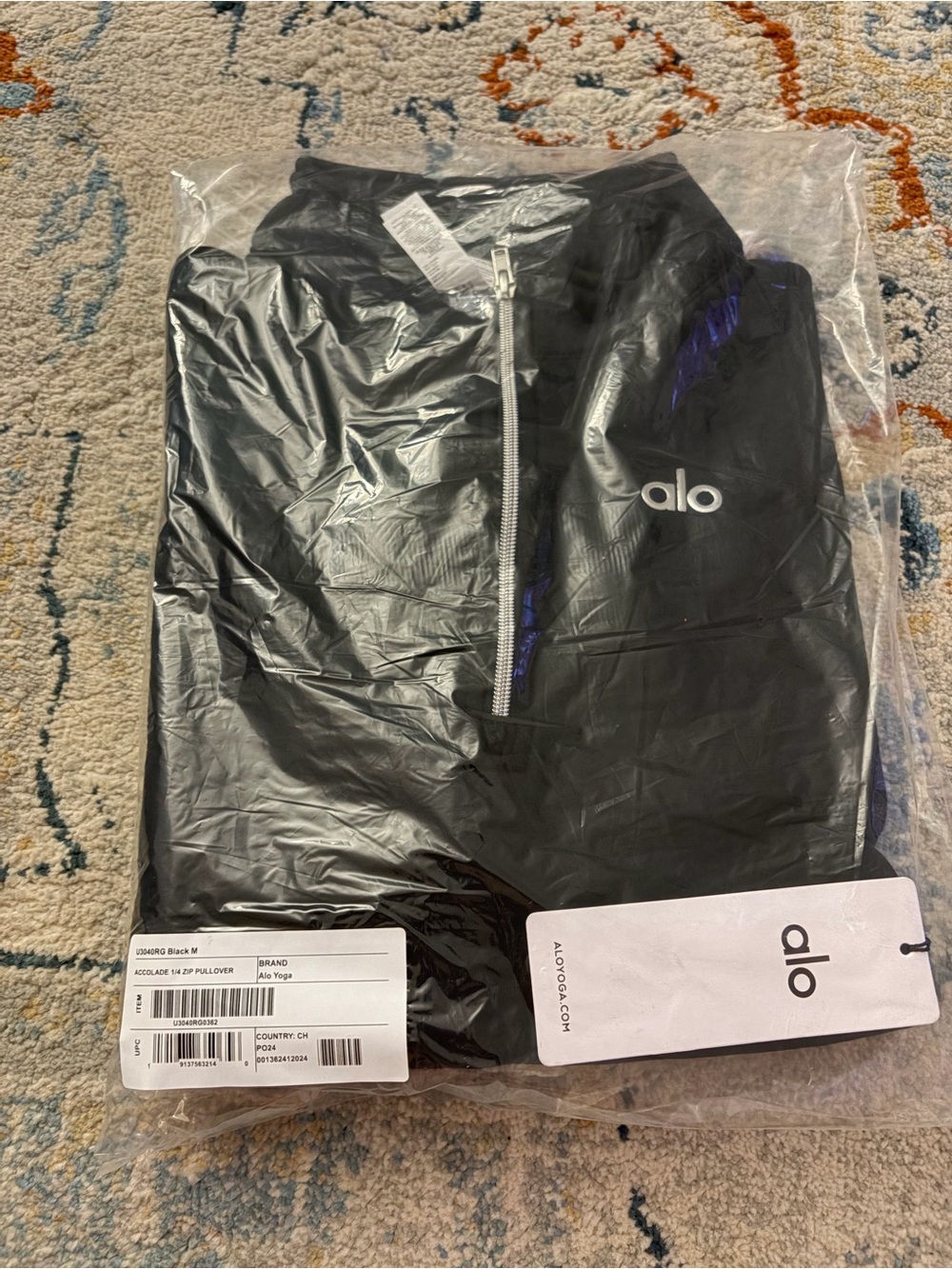 NWT Alo Yoga Accolade 1/4 Zip Pullover Sweatshirt Black - Picture 2 of 3